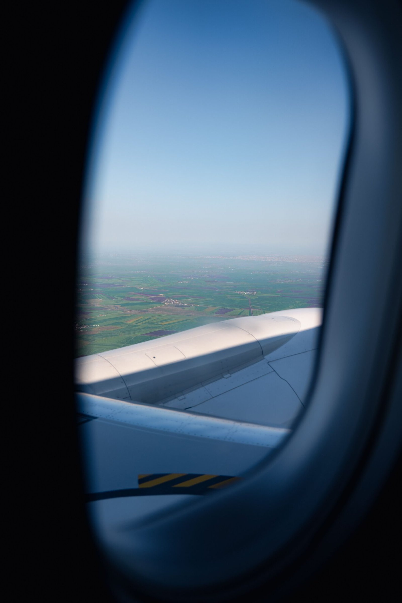 Vista desde la ventanilla de un avión